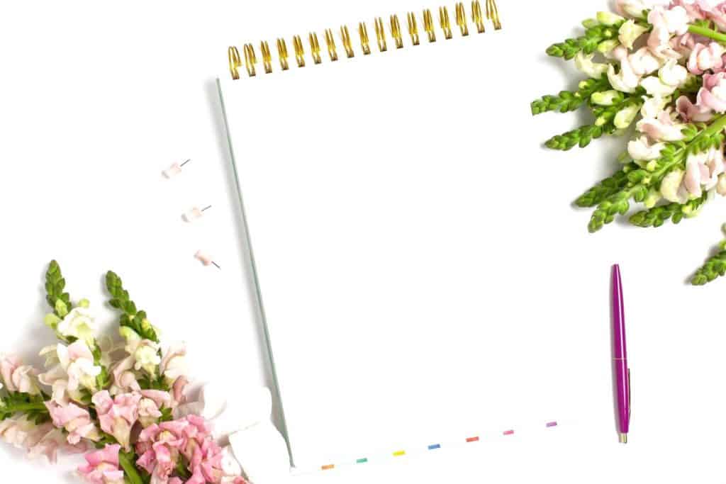 Creating a Budget in 5 Easy Steps. Everything you need to know to create a simple and effective budget. #budget #easy #handfulofthoughts